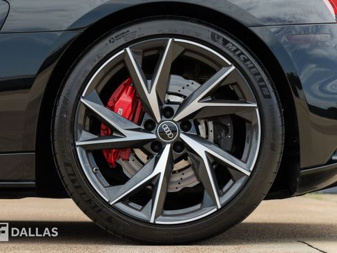 Used 2021 Audi R8 V10 w/ Premium Package RWD image 9
