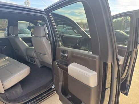 Used 2023 Chevrolet Silverado 2500 LT w/ Convenience Package image 19