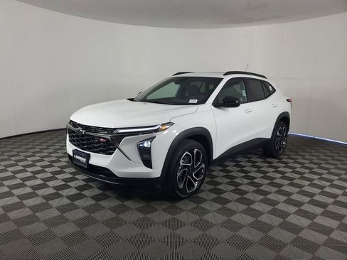 New 2026 Chevrolet Trax RS w/ Sunroof Package image 8