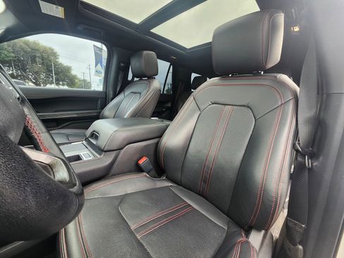 Used 2023 Ford Expedition Limited image 9