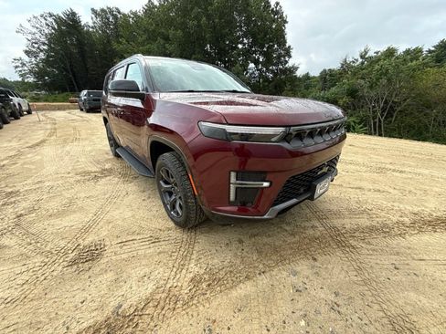 New 2026 Jeep Grand Wagoneer 4WD image 7