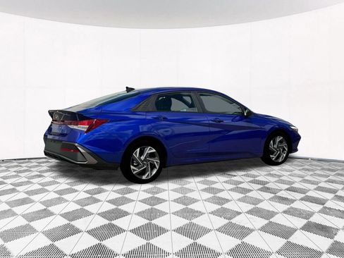 Certified 2025 Hyundai Elantra Sport FWD image 13