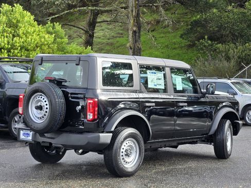 New 2025 Ford Bronco 4-Door image 4