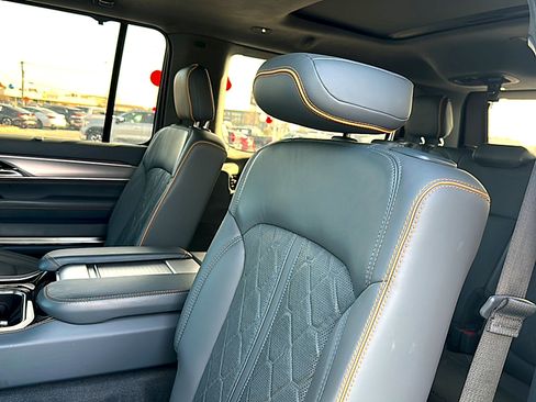 Used 2022 Jeep Grand Wagoneer Series III w/ Rear Seat Video Group 1 image 20