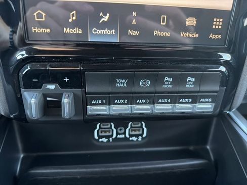 Used 2023 RAM 2500 Big Horn w/ Level B Equipment Group AWD/4WD image 23