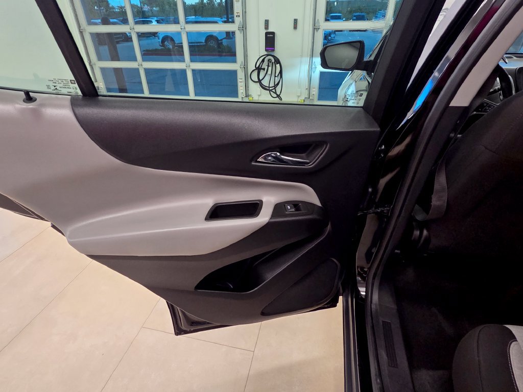 Used 2023 Chevrolet Equinox LS FWD image 21