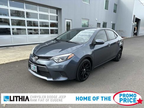 Used 2015 Toyota Corolla LE image 1