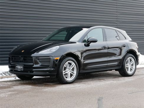 Used 2025 Porsche Macan image 1