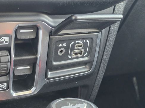 Used 2021 Jeep Wrangler Unlimited Sport image 36