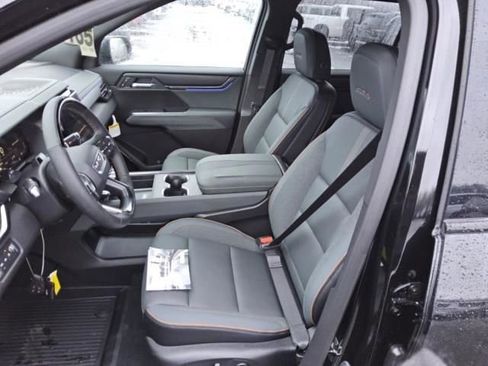 Used 2026 GMC Acadia AT4 w/ Super Cruise Package image 15