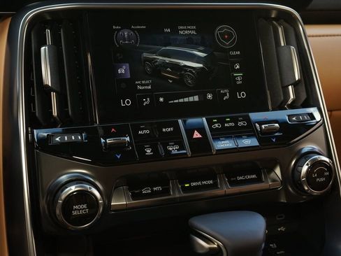 Used 2026 Lexus LX 600 4WD w/ Luxury Package image 18