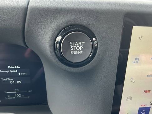 Used 2024 Lexus GX 550 w/ Accessory Package (Z1) AWD/4WD image 21