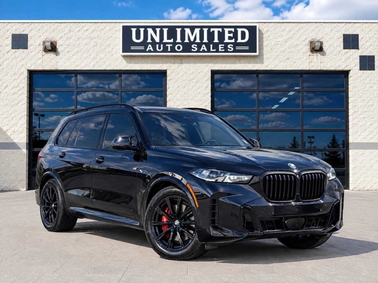 Used 2025 BMW X5 xDrive40i w/ M Sport Package AWD/4WD image 1