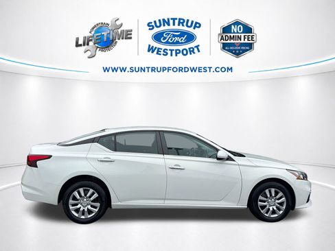 Used 2020 Nissan Altima 2.5 S AWD/4WD image 3