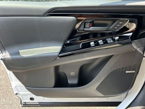 New 2025 Subaru Solterra Touring w/ Touring Package image 22