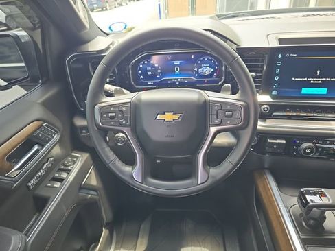 Certified 2025 Chevrolet Silverado 1500 High Country AWD/4WD image 12