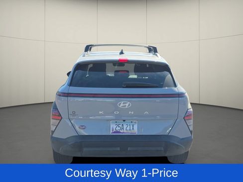 Used 2025 Hyundai Kona SEL FWD image 8