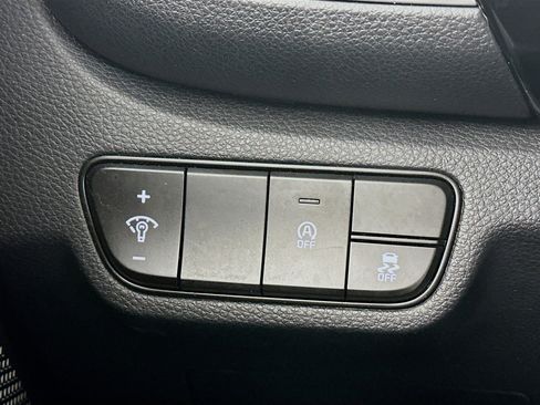 Used 2025 Kia Seltos S image 16