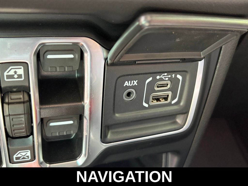 Used 2024 Jeep Wrangler Unlimited Rubicon AWD/4WD image 16