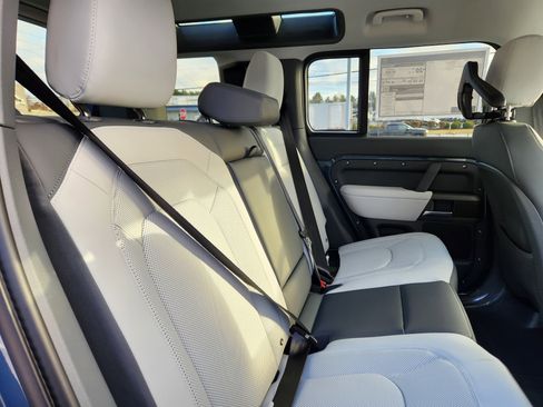 New 2026 Land Rover Defender 110 X-Dynamic SE image 11