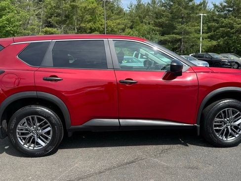 Used 2023 Nissan Rogue S AWD/4WD image 5