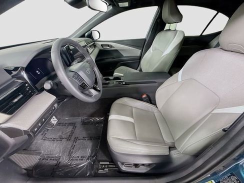 Used 2026 Toyota Camry SE w/ Multimedia Upgrade Package FWD image 22