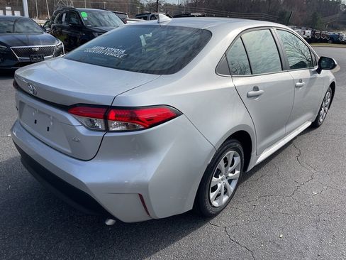 Used 2025 Toyota Corolla LE w/ Convenience Package image 5