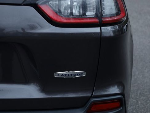 Used 2019 Jeep Cherokee Latitude Plus w/ Cold Weather Group image 22