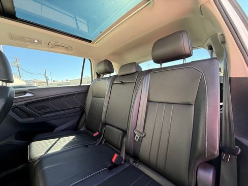 Certified 2023 Volkswagen Tiguan SE w/ Panoramic Sunroof Package image 7