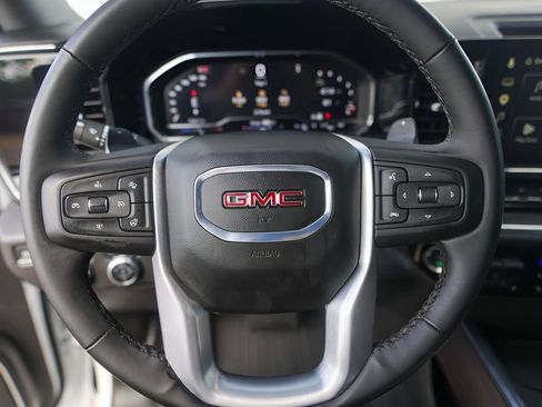 Used 2025 GMC Sierra 1500 SLT AWD/4WD image 15