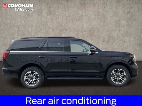 New 2026 Ford Expedition Active image 6