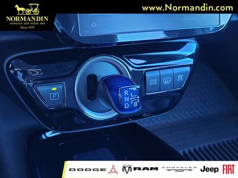 Used 2022 Toyota Prius Prime XLE FWD image 12