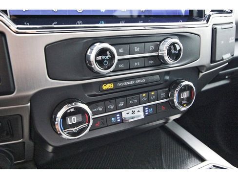 Used 2022 Ford F250 Platinum AWD/4WD image 26