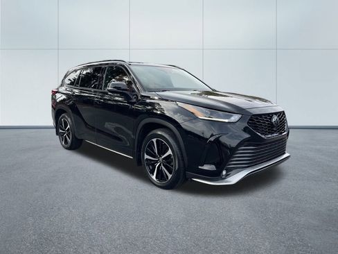 Certified 2022 Toyota Highlander XSE image 4
