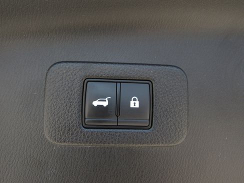 Used 2024 Nissan Armada SL image 14