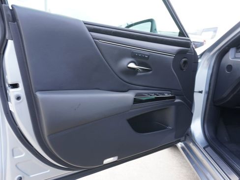 Used 2022 Lexus ES 350 w/ Premium Package FWD image 8