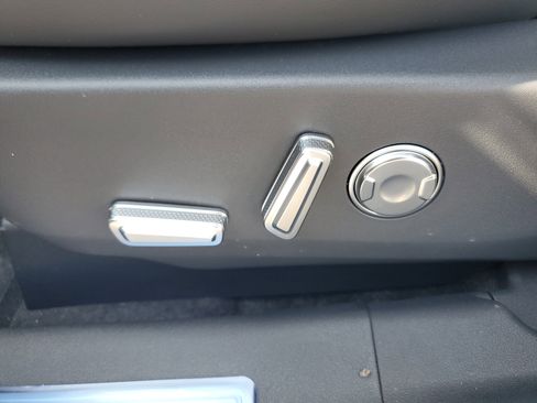 New 2026 Lincoln Nautilus Reserve w/ Jet Appearance Package image 12