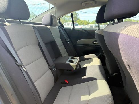 Used 2014 Chevrolet Cruze LS FWD image 14