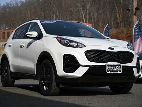 Used 2022 Kia Sportage Nightfall Edition image 8