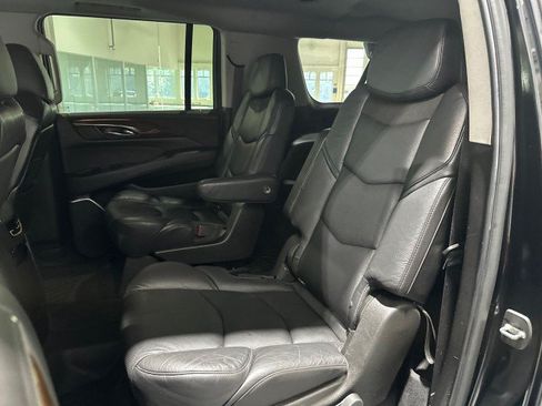 Used 2019 Cadillac Escalade ESV Premium Luxury AWD/4WD image 45