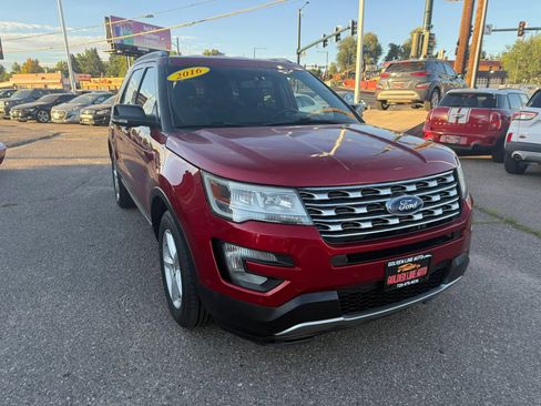 Used 2016 Ford Explorer XLT w/ Equipment Group 201A AWD/4WD image 2