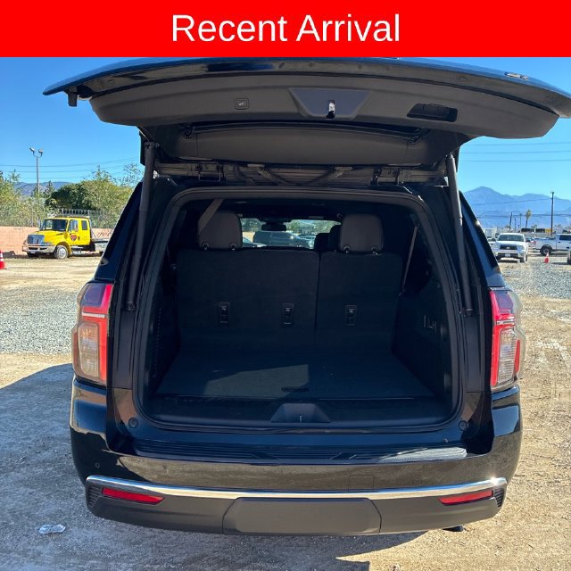 Used 2023 Chevrolet Suburban LT w/ Luxury Package RWD image 8