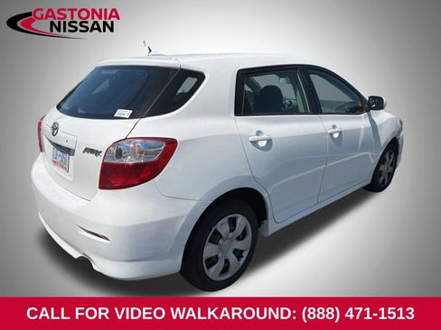 Used 2009 Toyota Matrix FWD image 3
