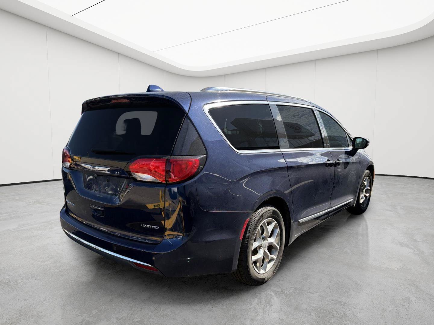 Used 2019 Chrysler Pacifica Limited FWD image 8