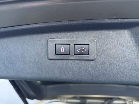 Used 2025 Subaru Outback Limited AWD/4WD image 18