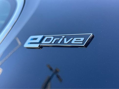 Used 2019 BMW 530e w/ Convenience Package image 39