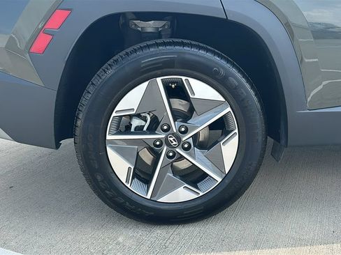 Used 2025 Hyundai Tucson SEL AWD/4WD image 16