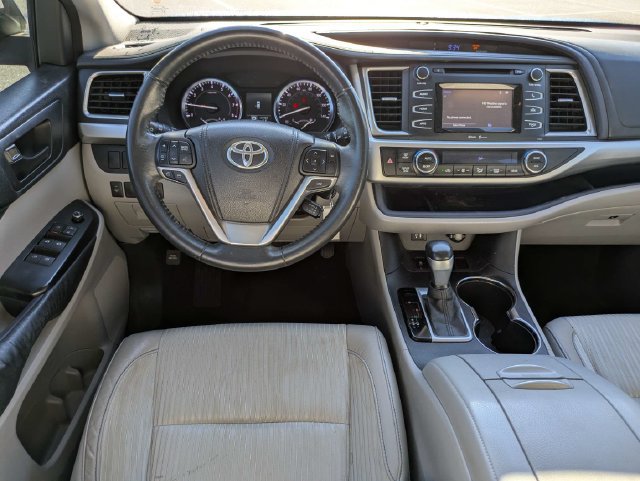 Used 2015 Toyota Highlander Plus FWD image 17