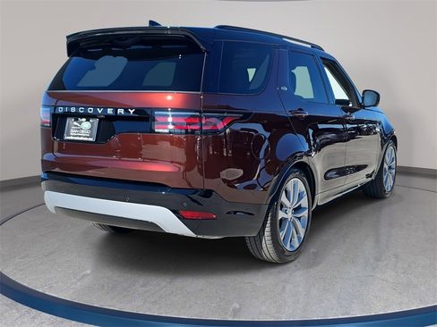 New 2026 Land Rover Discovery Limited Edition image 5