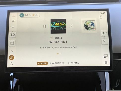 Used 2025 Land Rover Range Rover Sport Dynamic SE image 20